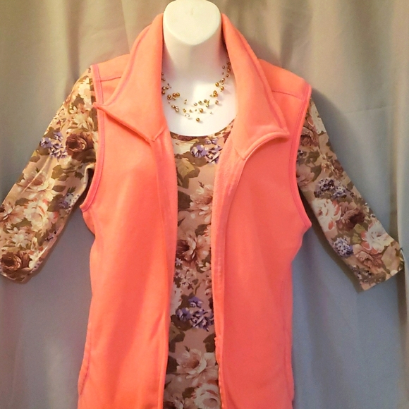 🎉3/$40🎉Old Navy pink vest - Picture 1 of 4